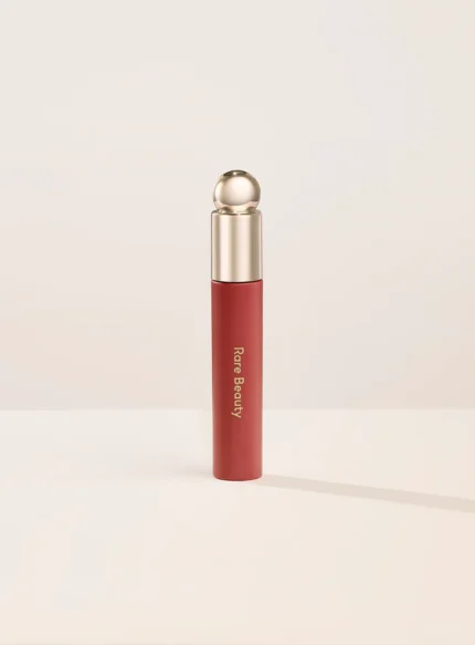 Soft Pinch Tinted Lip OilAn innovative lip jelly that transforms into a lightweight oil. Starts off glossy, then leaves lips tinted while gently plumping and staying comfortable—never sticky—all day.